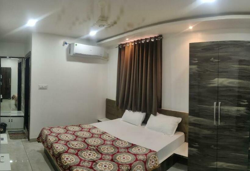 בית מלון כפרי Rb Palace