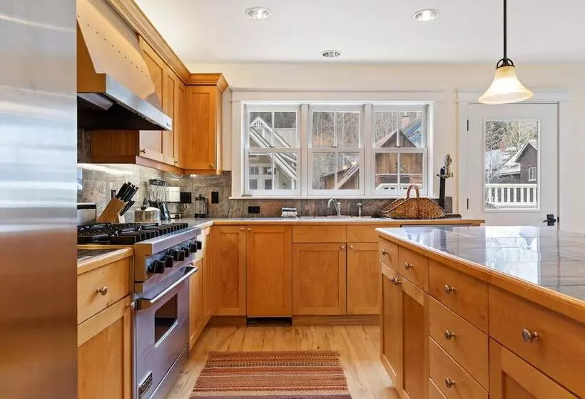 Legacy House By Avantstay Beautiful 4bdr Home In Great Location W Hot Tub