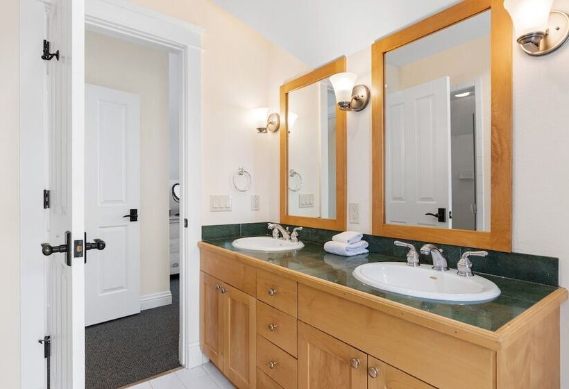 Legacy House By Avantstay Beautiful 4bdr Home In Great Location W Hot Tub