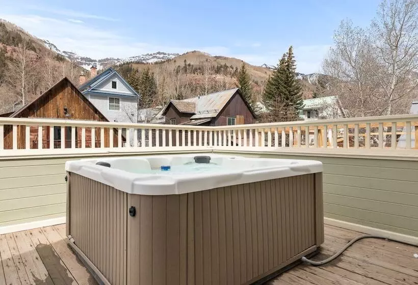 Legacy House By Avantstay Beautiful 4bdr Home In Great Location W Hot Tub