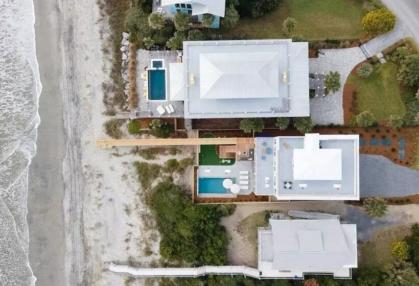 Ocean S Eye By Avantstay Beach Front Home W/ Roof Top, Pool & Putting Green!