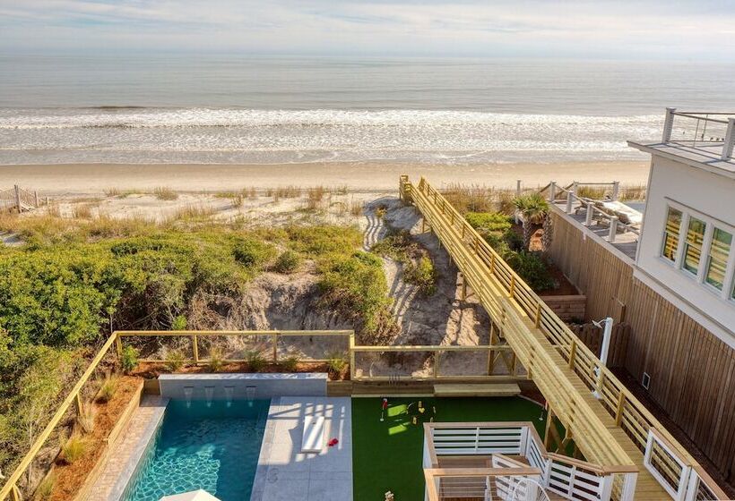 Ocean S Eye By Avantstay Beach Front Home W/ Roof Top, Pool & Putting Green!