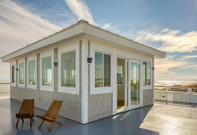 Ocean S Eye By Avantstay Beach Front Home W/ Roof Top, Pool & Putting Green!