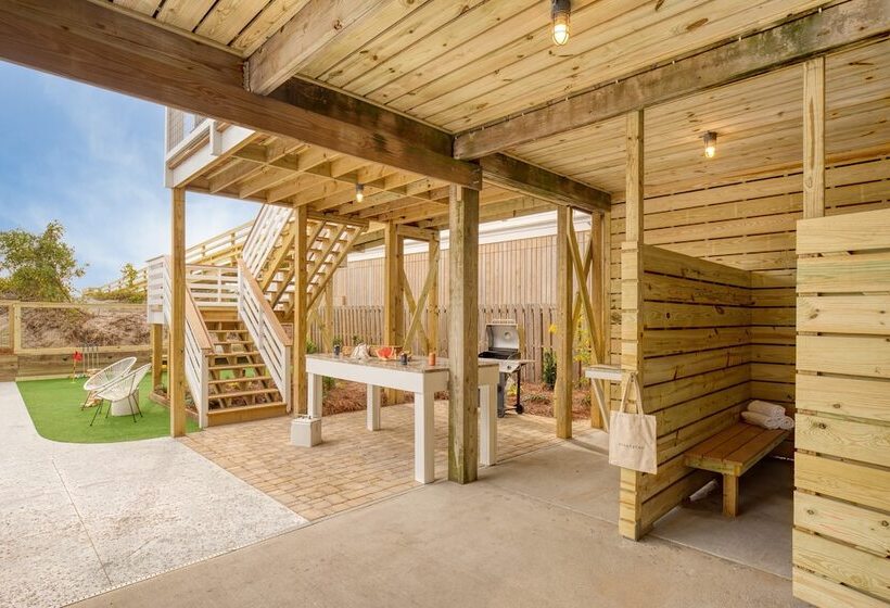 Ocean S Eye By Avantstay Beach Front Home W/ Roof Top, Pool & Putting Green!