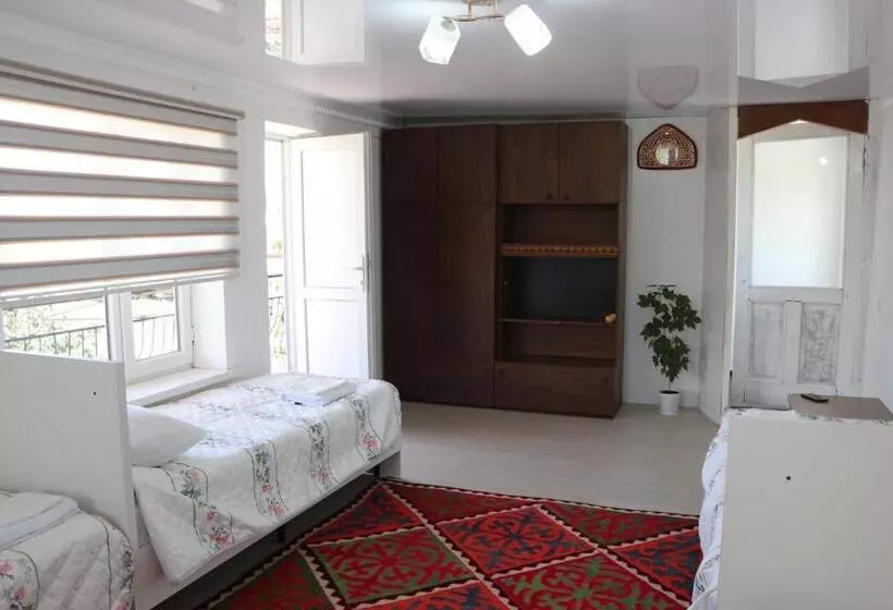 پانسیون Guest House Akbermet