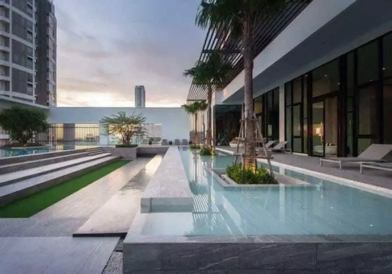 Aeras Beach Front Jomtien