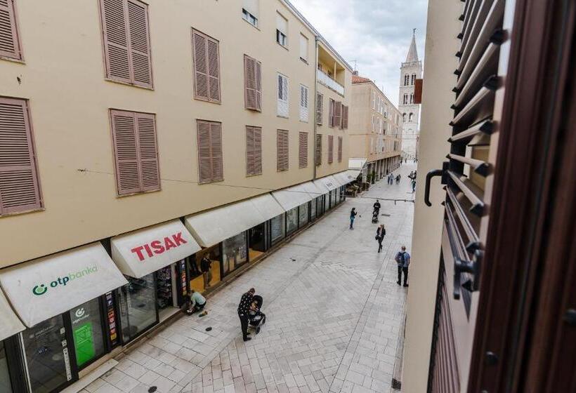 فندق فئة نجمة واحدة Neva Room With Private Bathroom