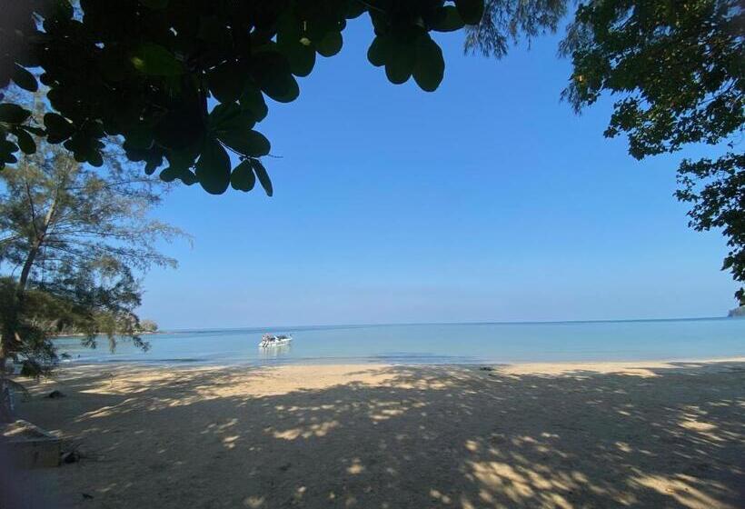فندق Coconut Lanta Resort @klong Dow Beach
