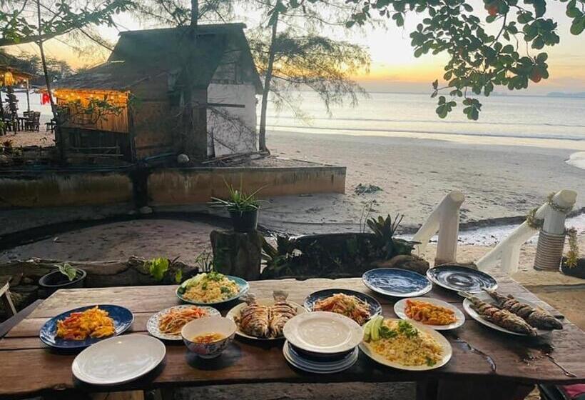 فندق Coconut Lanta Resort @klong Dow Beach