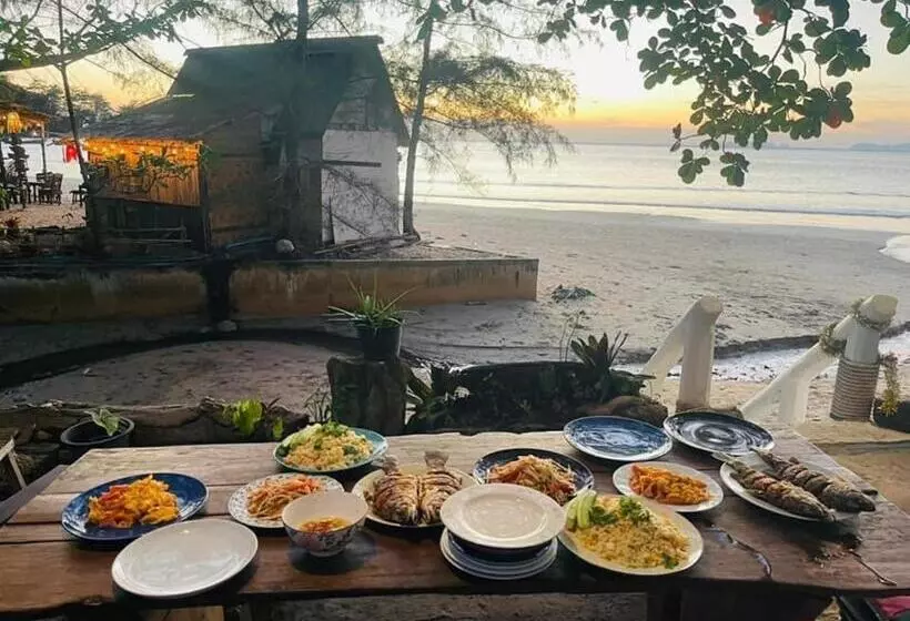 Hotelli Coconut Lanta Resort @klong Dow Beach