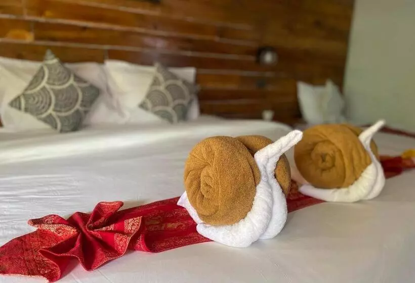 Hotelli Coconut Lanta Resort @klong Dow Beach