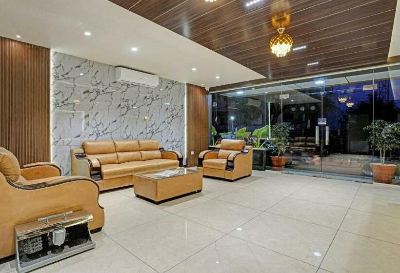 Отель Treebo Tryst Happy Stays