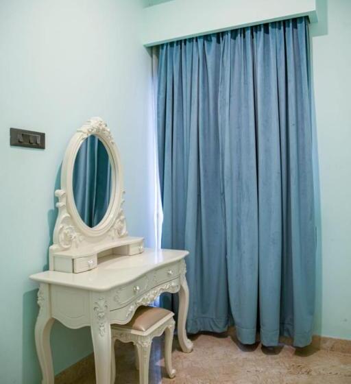 리조트 The French Town