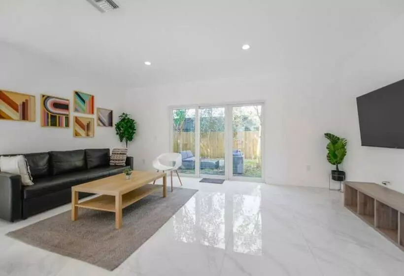Wonderful 3 Bedrooms House, Spacious&bright