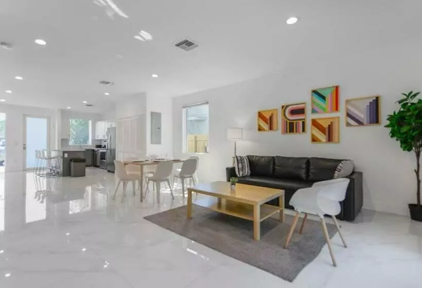 Wonderful 3 Bedrooms House, Spacious&bright
