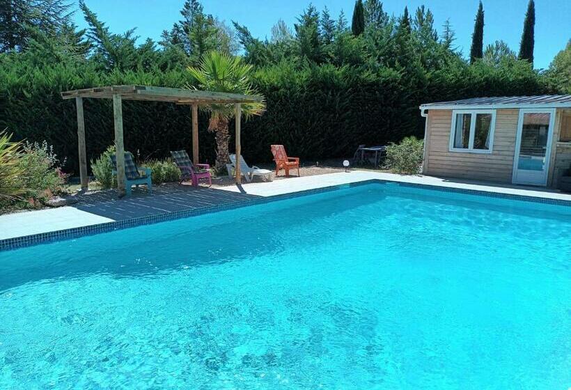 مبيت وإفطار Chambre Raisin 2p, Pour 2 Nuits Max, A 6km Du Festival De Piano De La Roque D Anthéron à 100m De La