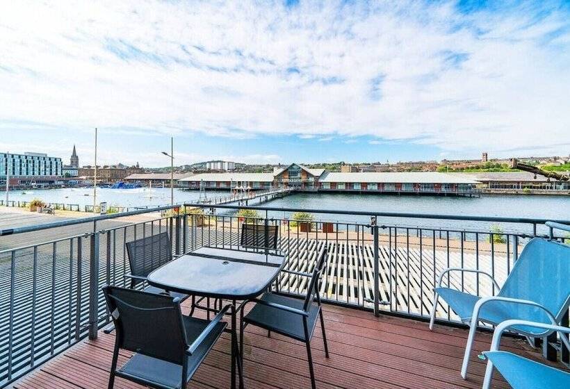 Quayside Apartment