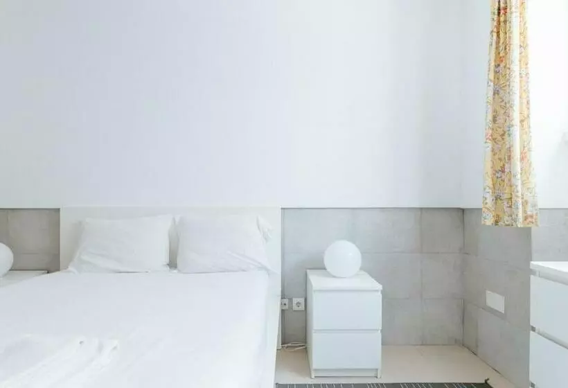 Parque Das Nacoes Oriente Flat