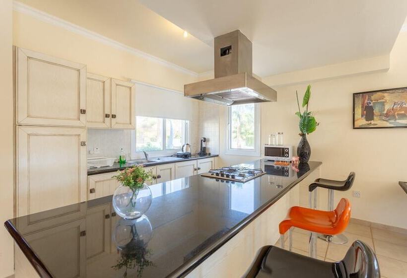 Villa Petra In Paralimni