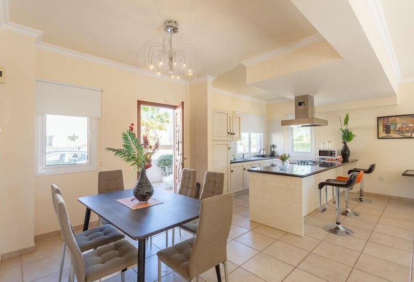 Villa Petra In Paralimni