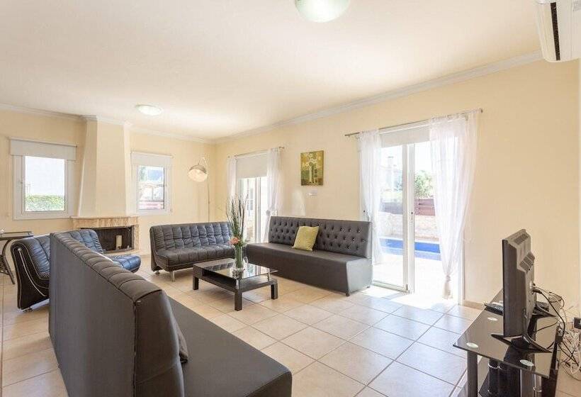 Villa Petra In Paralimni