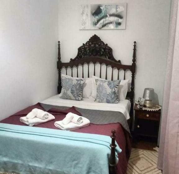 تختخواب و صبحانه Alojamento Local Largo Da Igreja