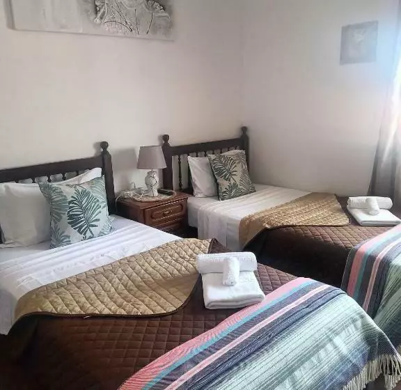 ベッドアンドブレックファースト Alojamento Local Largo Da Igreja