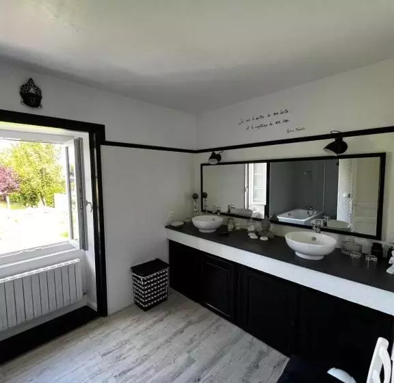 ベッドアンドブレックファースト Chambres D Hôtes Dans Maison De Maître