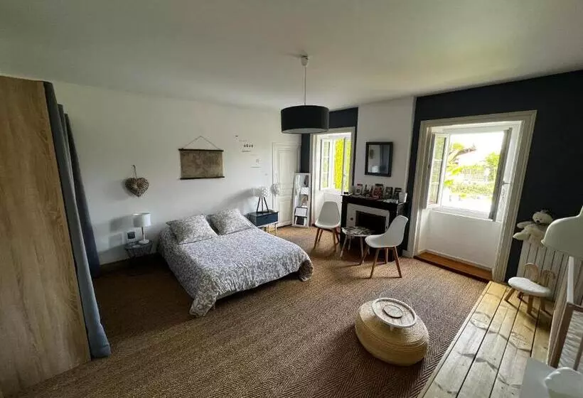 ベッドアンドブレックファースト Chambres D Hôtes Dans Maison De Maître