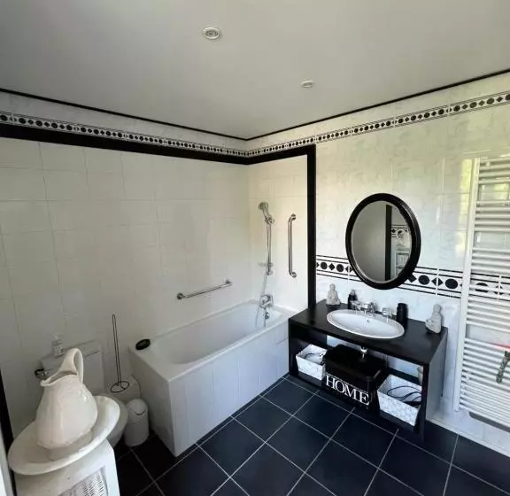 ベッドアンドブレックファースト Chambres D Hôtes Dans Maison De Maître