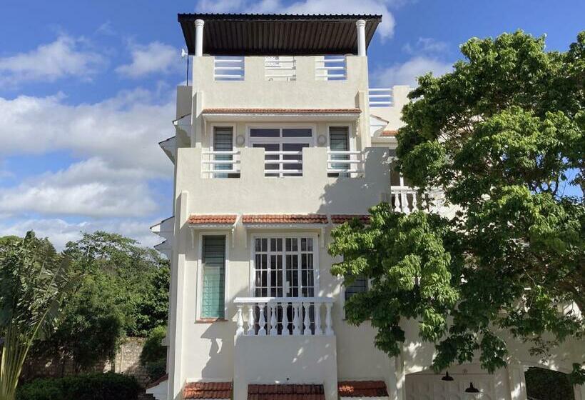 تختخواب و صبحانه Hilda S Homestay