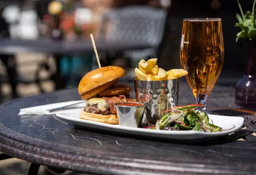 Burrendale Hotel Country Club & Spa