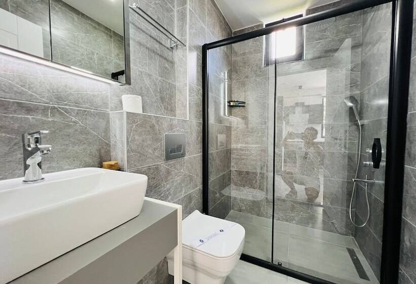 Euronova Hotel & Suites