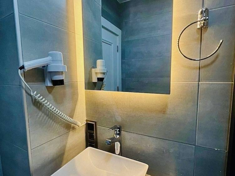 Euronova Hotel & Suites