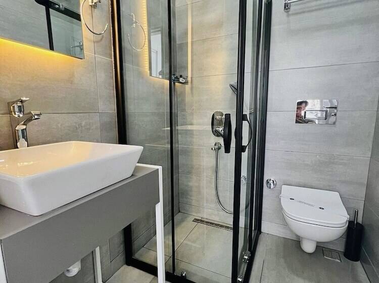 Euronova Hotel & Suites