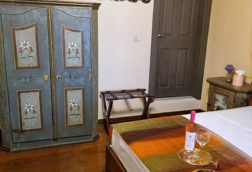 هتل Olivia 1845 Guest House