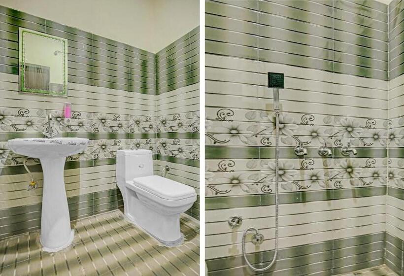 ホテル Oyo 88146 Three Kings