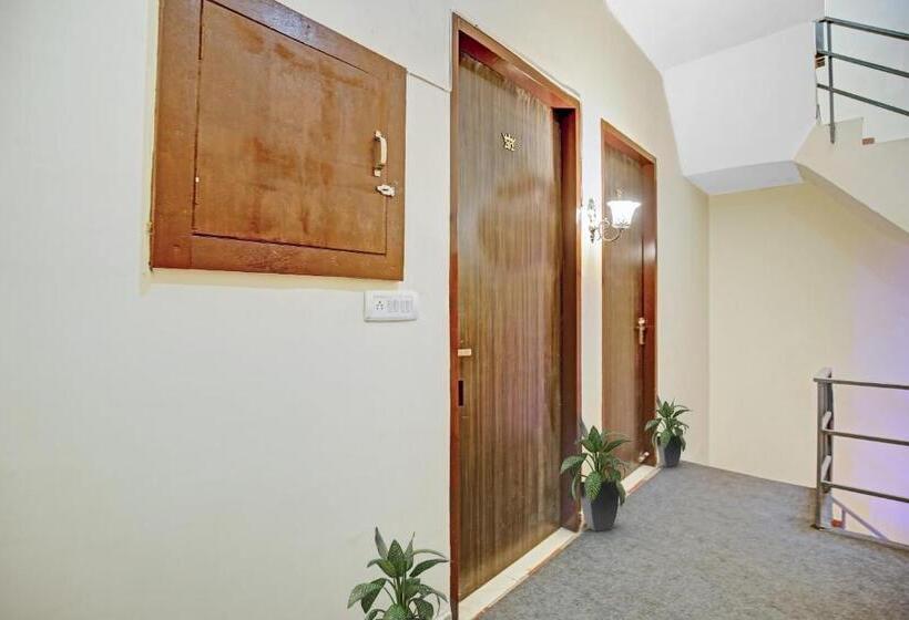 ホテル Oyo 88146 Three Kings