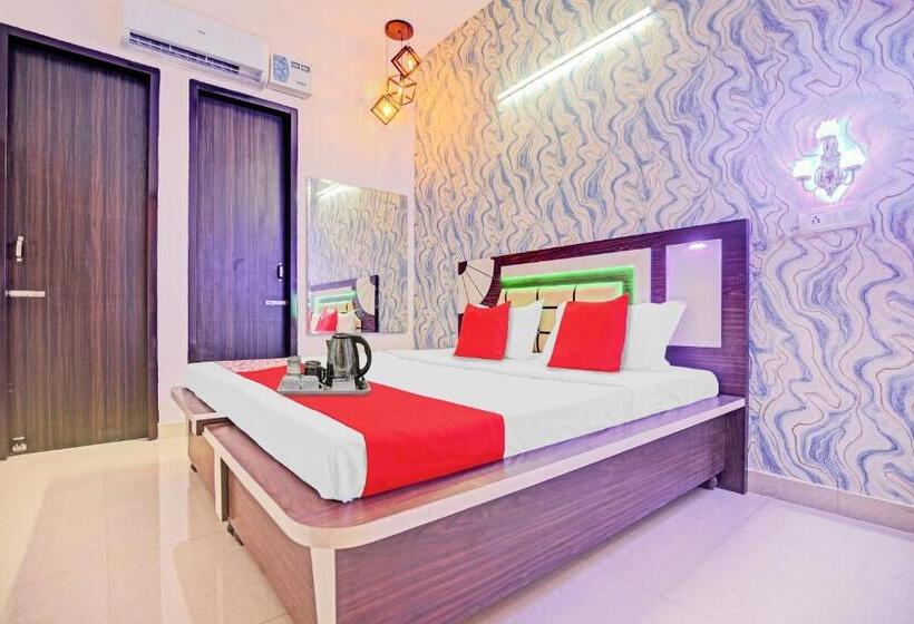 ホテル Oyo 88146 Three Kings