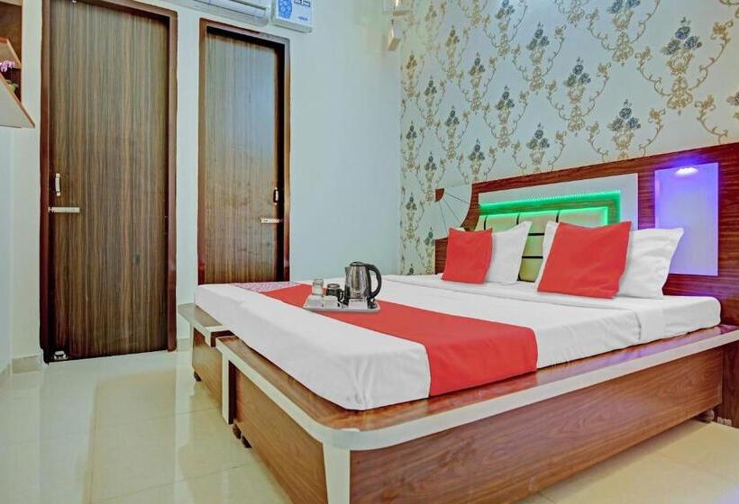 ホテル Oyo 88146 Three Kings