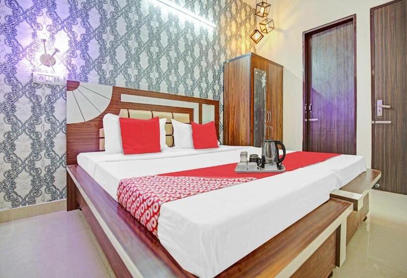 ホテル Oyo 88146 Three Kings