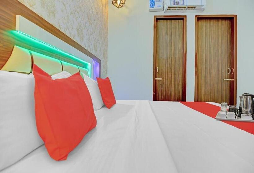 ホテル Oyo 88146 Three Kings