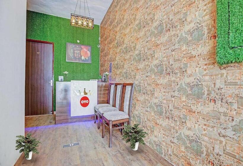 ホテル Oyo 88146 Three Kings