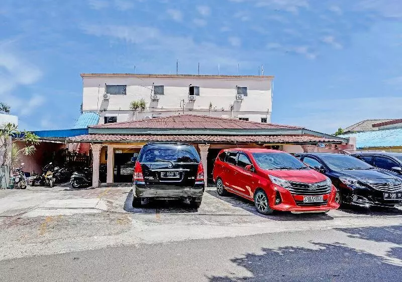 Hotelli Oyo 91428 Duta Stay