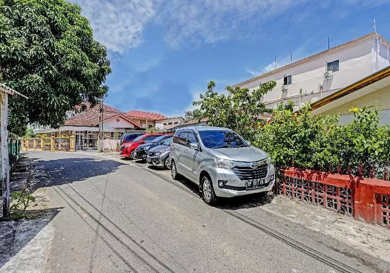 Hotelli Oyo 91428 Duta Stay