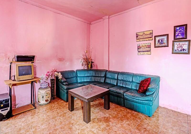 בית מלון כפרי Oyo 91428 Duta Stay