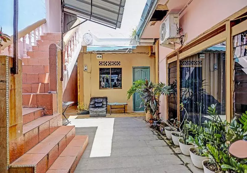 Hotelli Oyo 91428 Duta Stay