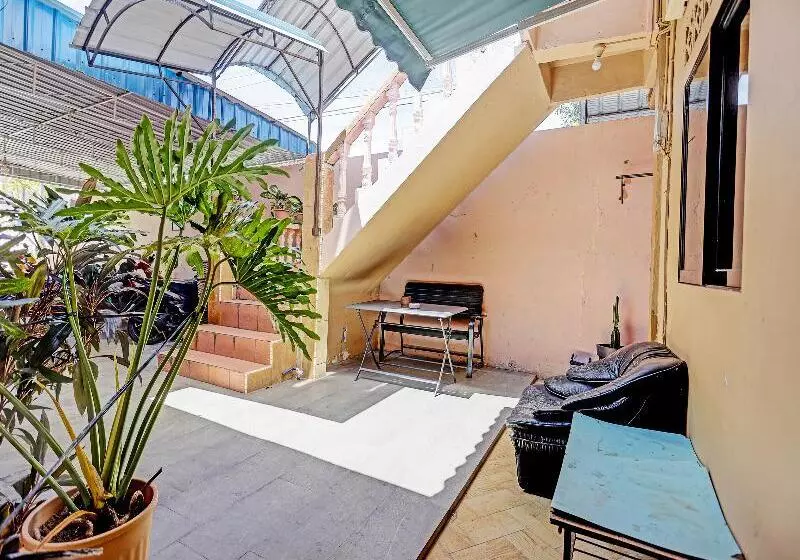 Hotelli Oyo 91428 Duta Stay