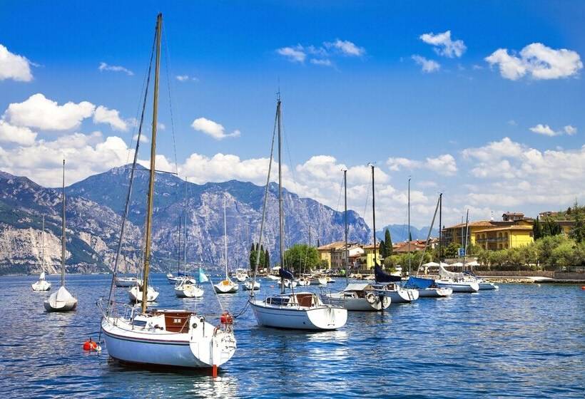 Rivoltella Apt With Pool 600m From Lake Happy Rentals