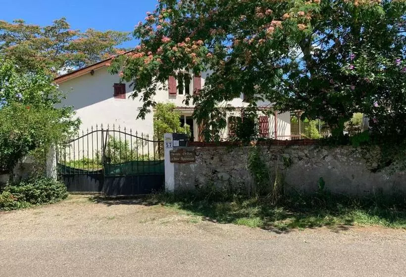 Majatalo La Petite Poyannaise